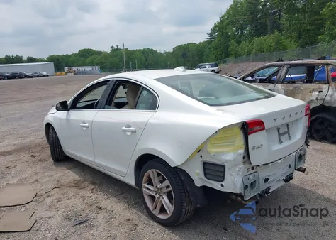 2014 Volvo S60 T5 z USA, uszkodzony, nr VIN YV1612FS6E2273932
